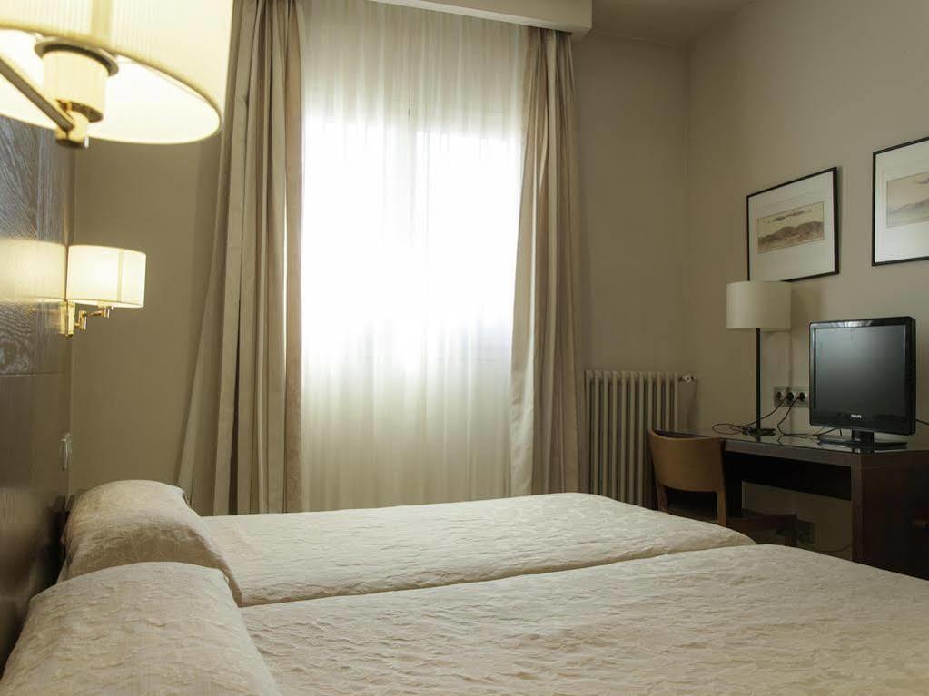 Hotel Ramon Berenguer IV Lleida Exterior foto